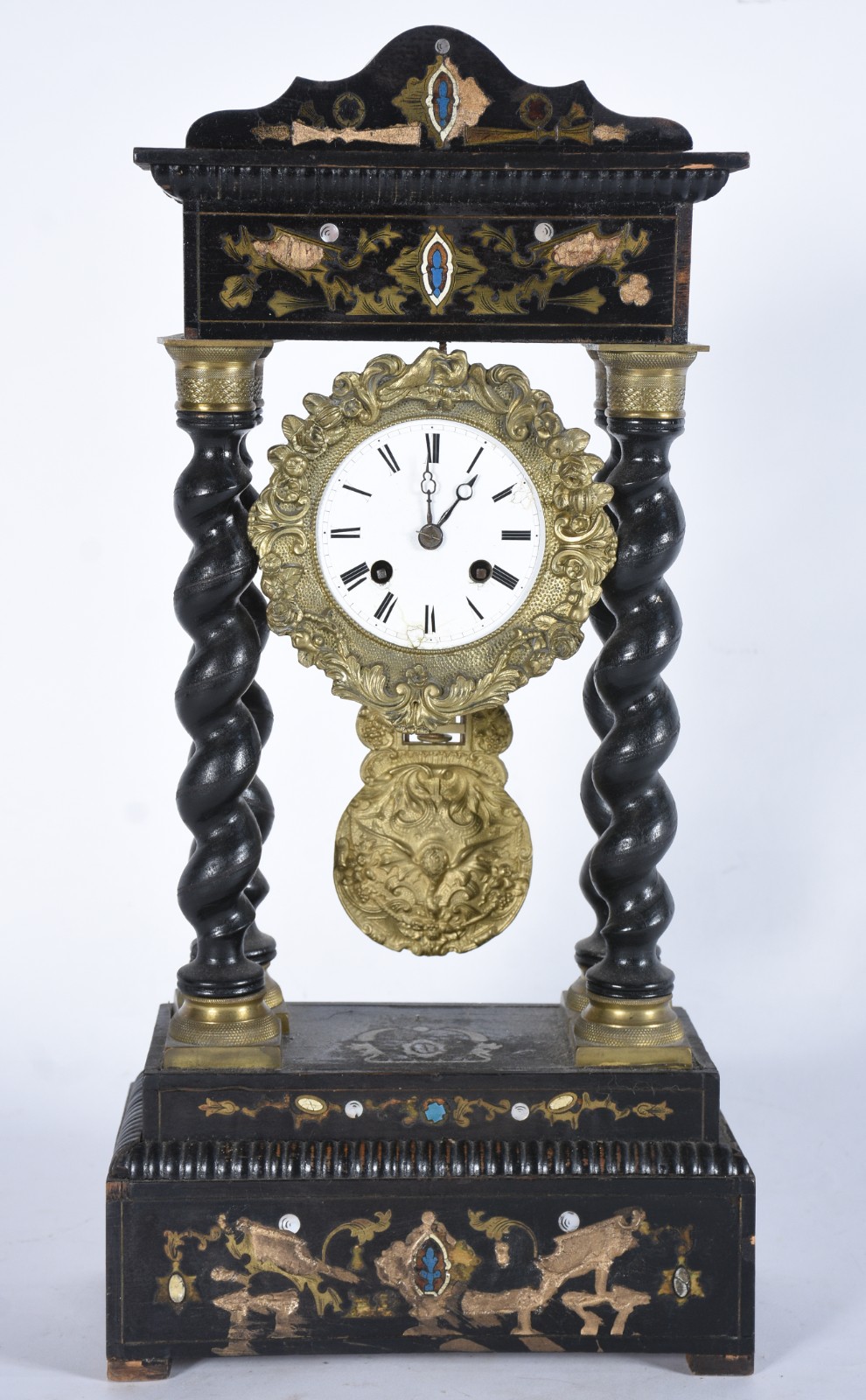 Relógio de mesa de metal dourado e madeira, colunas torneadas... - foto 1 de 11