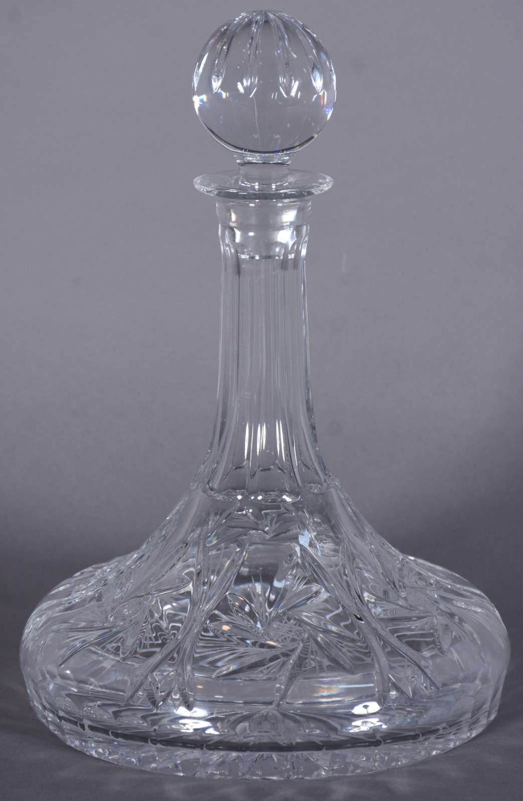 Garrafa "Captain Decanteur" de cristal europeu lapidado. - foto 1 de 7