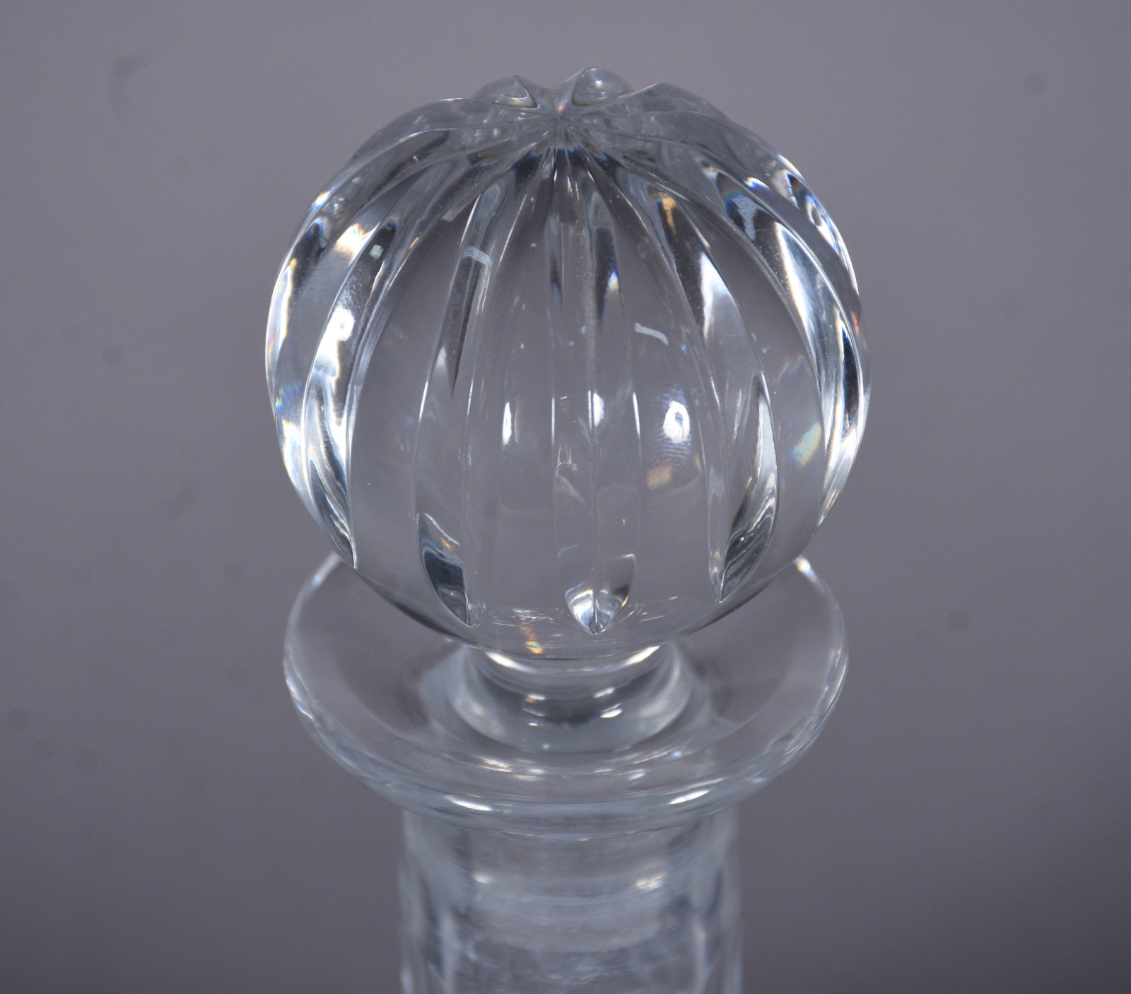 Garrafa "Captain Decanteur" de cristal europeu lapidado. - foto 6 de 9