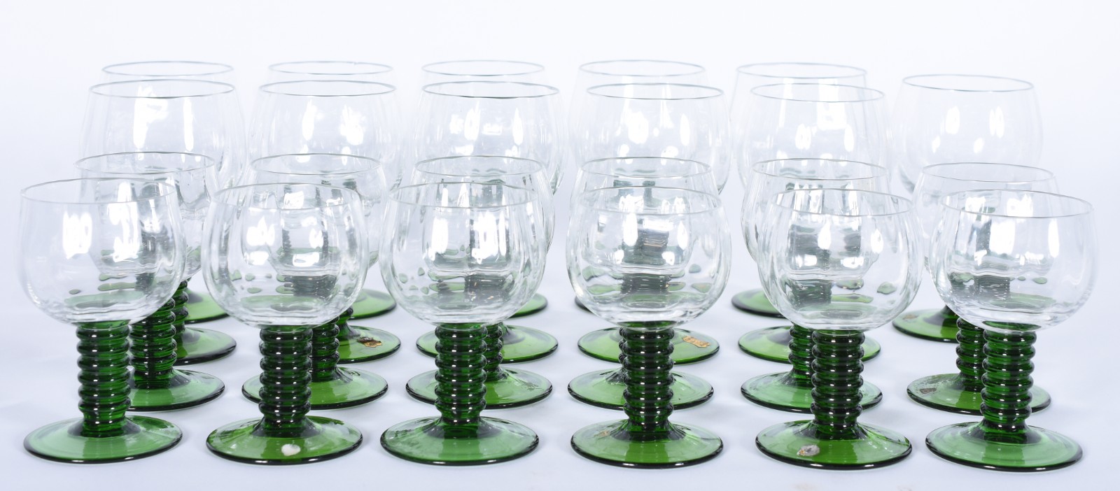 Conjunto de taças de cristal Hering com pés retorcidos na cor verde... - foto 1 de 6