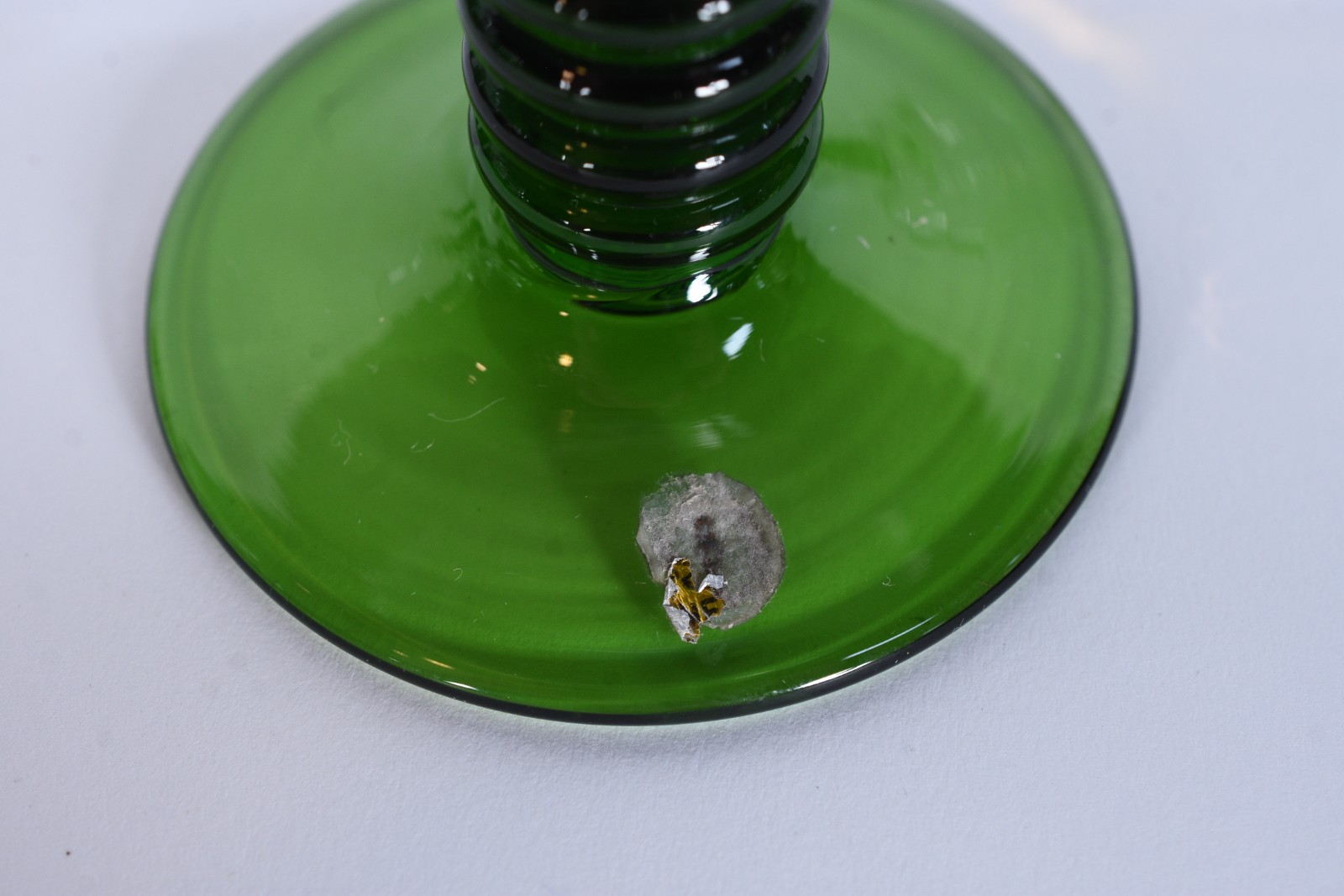 Conjunto de taças de cristal Hering com pés retorcidos na cor verde... - foto 5 de 6