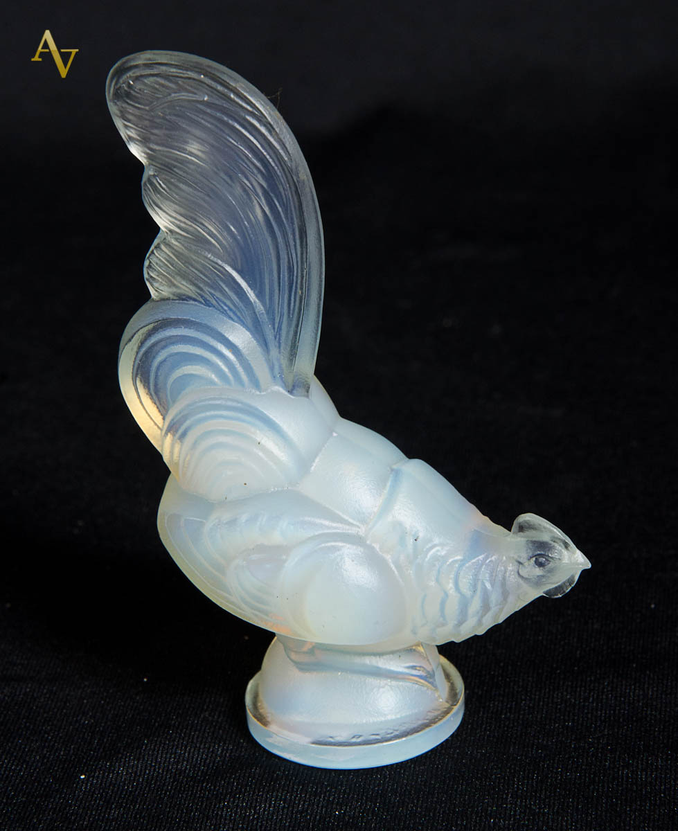 "FAISAN". Estatueta em vidro opalescente Sabino representando...
