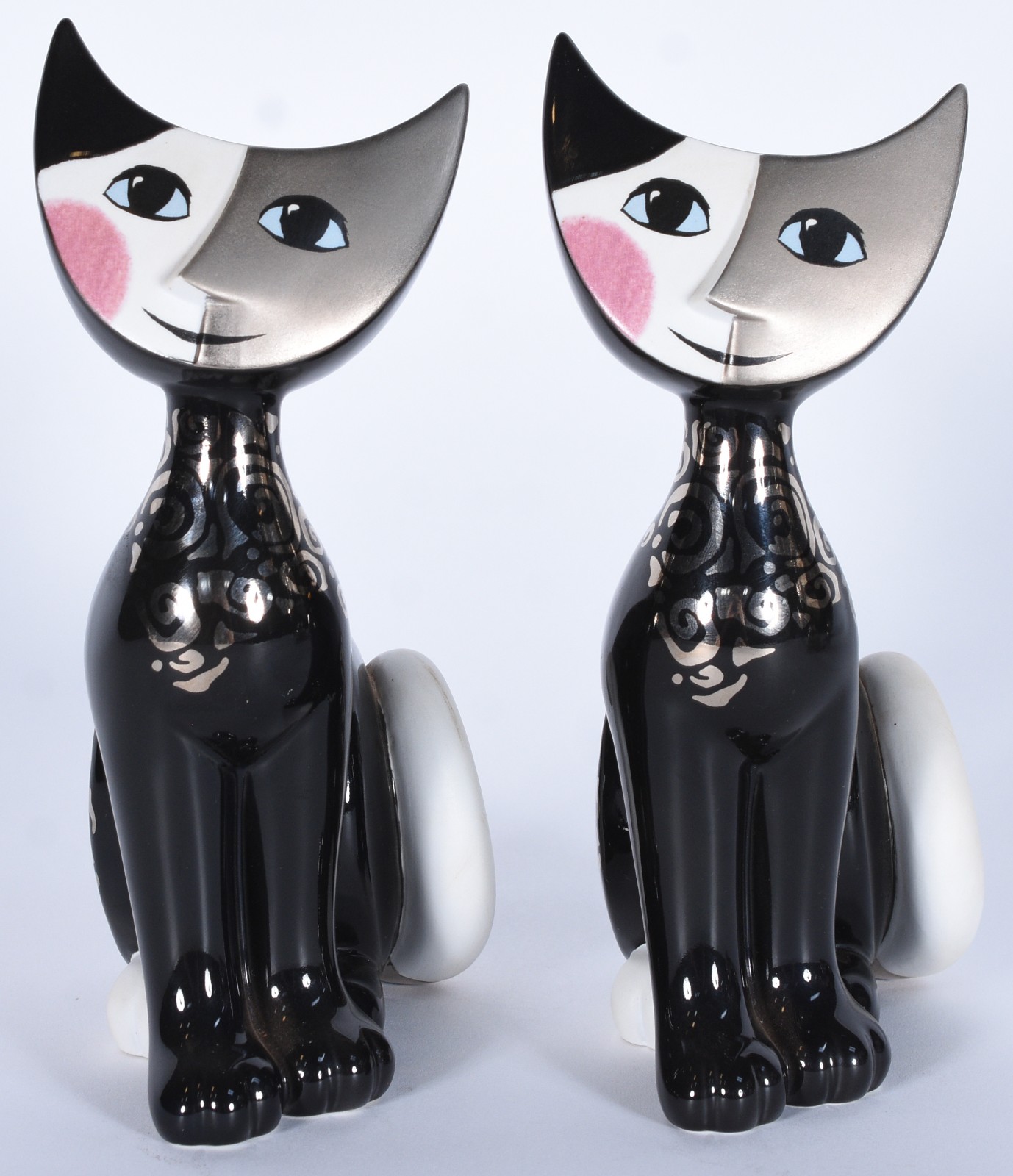 Par de estatuetas de porcelana alemã representanto Gatos, assinado R... - foto 2 de 8