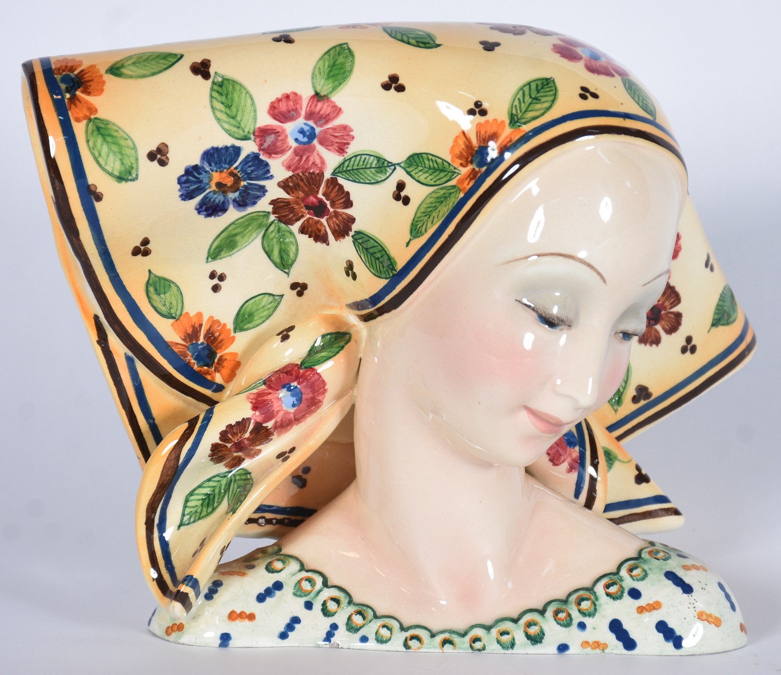 Busto feminino de porcelana italiana, assinada e numerada 2/6. - foto 2 de 7