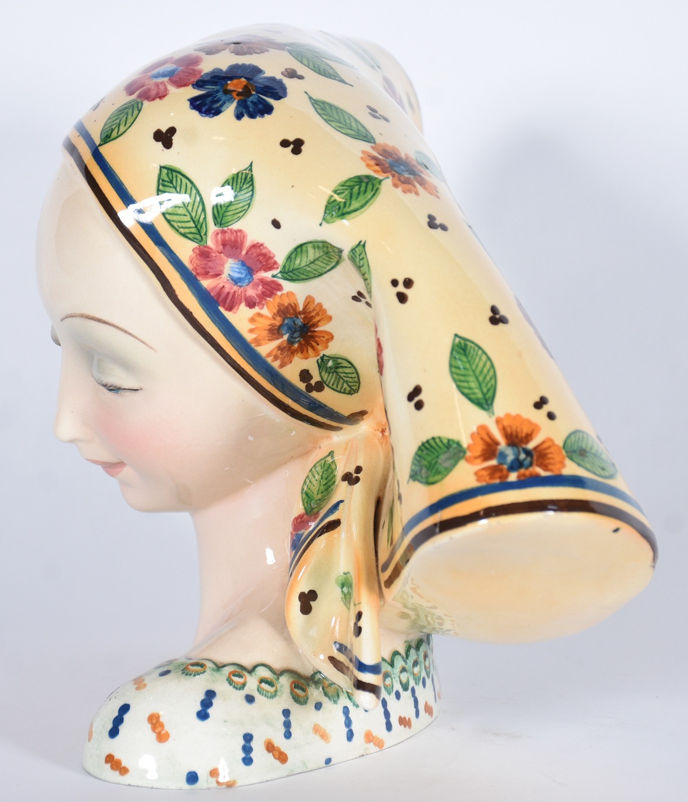 Busto feminino de porcelana italiana, assinada e numerada 2/6. - foto 5 de 7
