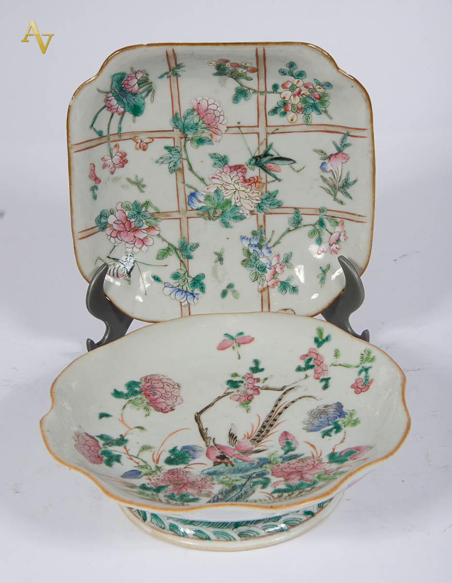 Dois covilhetes de porcelana Cia das índias (1 c/ pequeno defeito).