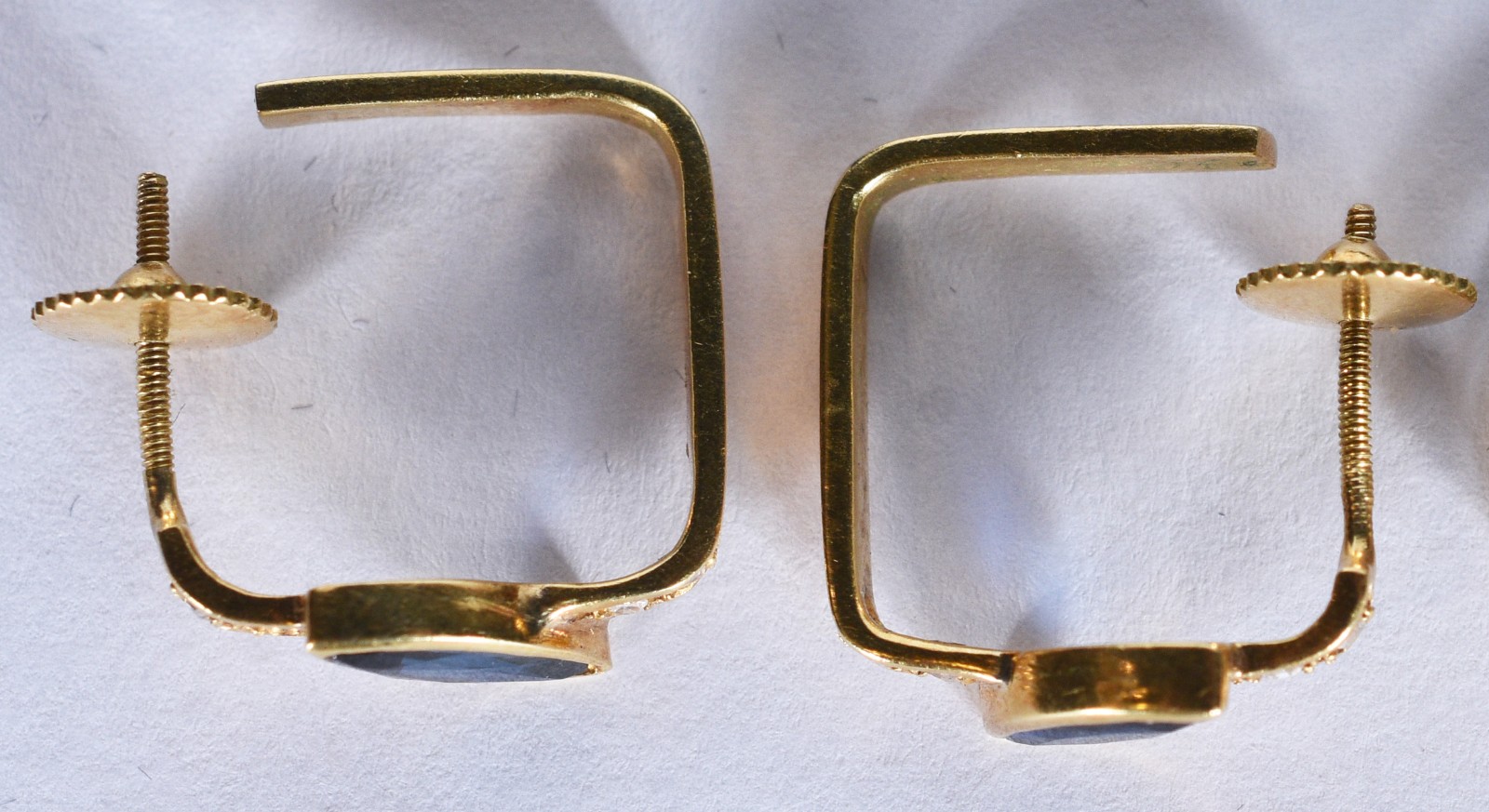 Par de brincos de ouro 18 k, pera azul e mini brilhantes (Por motivos... - foto 4 de 10
