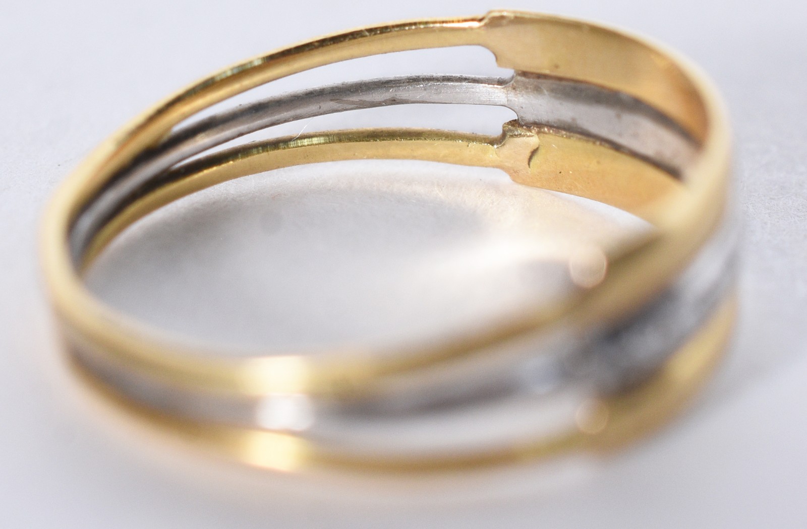 Anel de ouro 18 k, aro 16 (Por motivos de segurança a peça não se... - foto 3 de 8