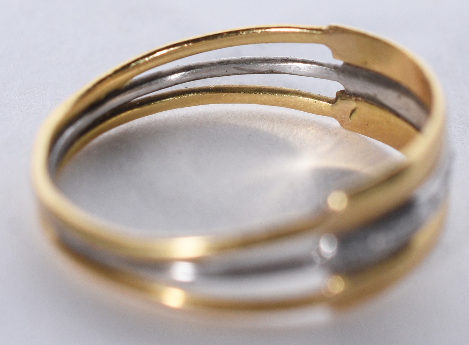Anel de ouro 18 k, aro 16 (Por motivos de segurança a peça não se... - foto 7 de 8