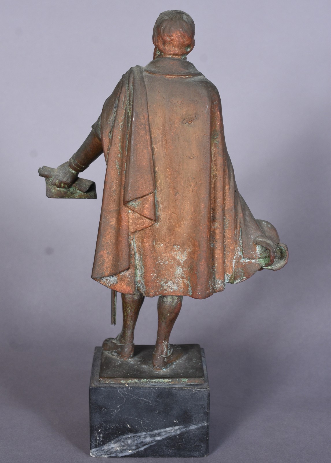 Estatueta de bronze representando "Pedro Álvares Cabral", base de... - foto 6 de 8