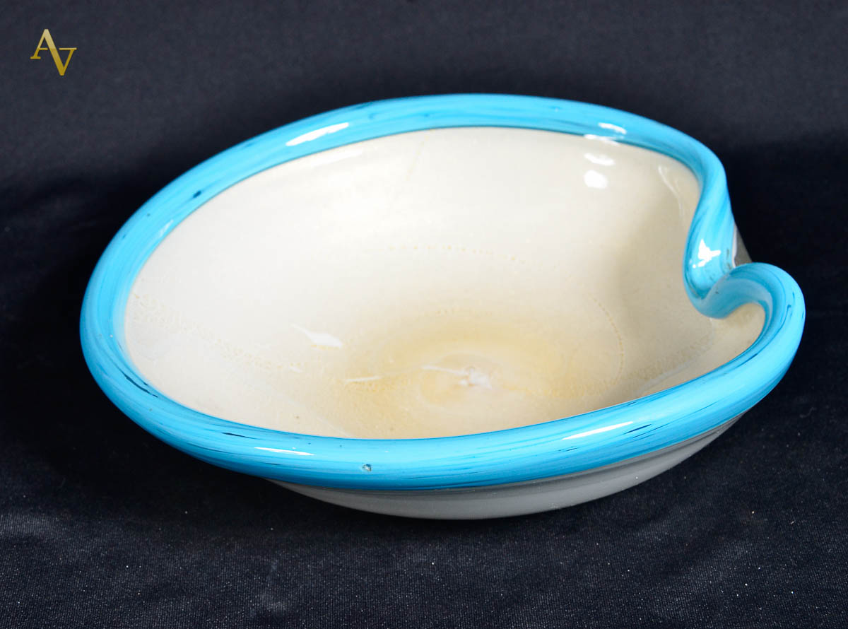 BARBINI. BOWL em vidro de murano c/ um sulco em LATTIMO na parte...