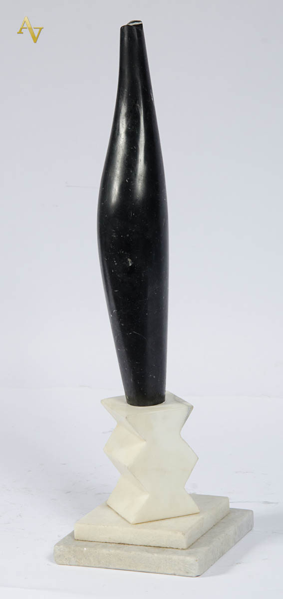 C. BRANCUSI - 1935 - Réplica de escultura de mármore (restauro na...