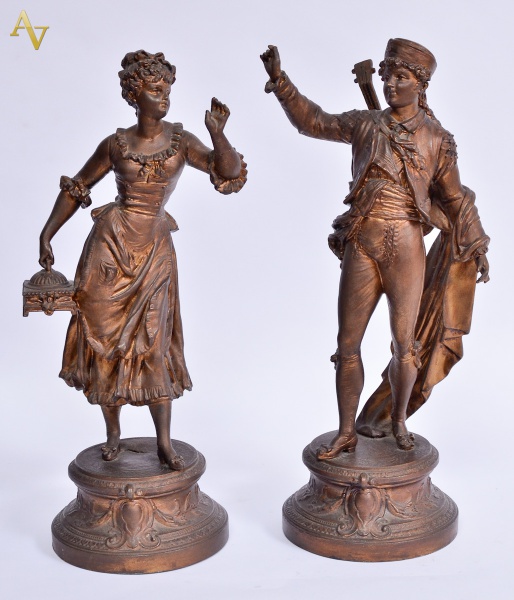 Par de estatuetas de petit bronze repres.casal de camponeses, alt...