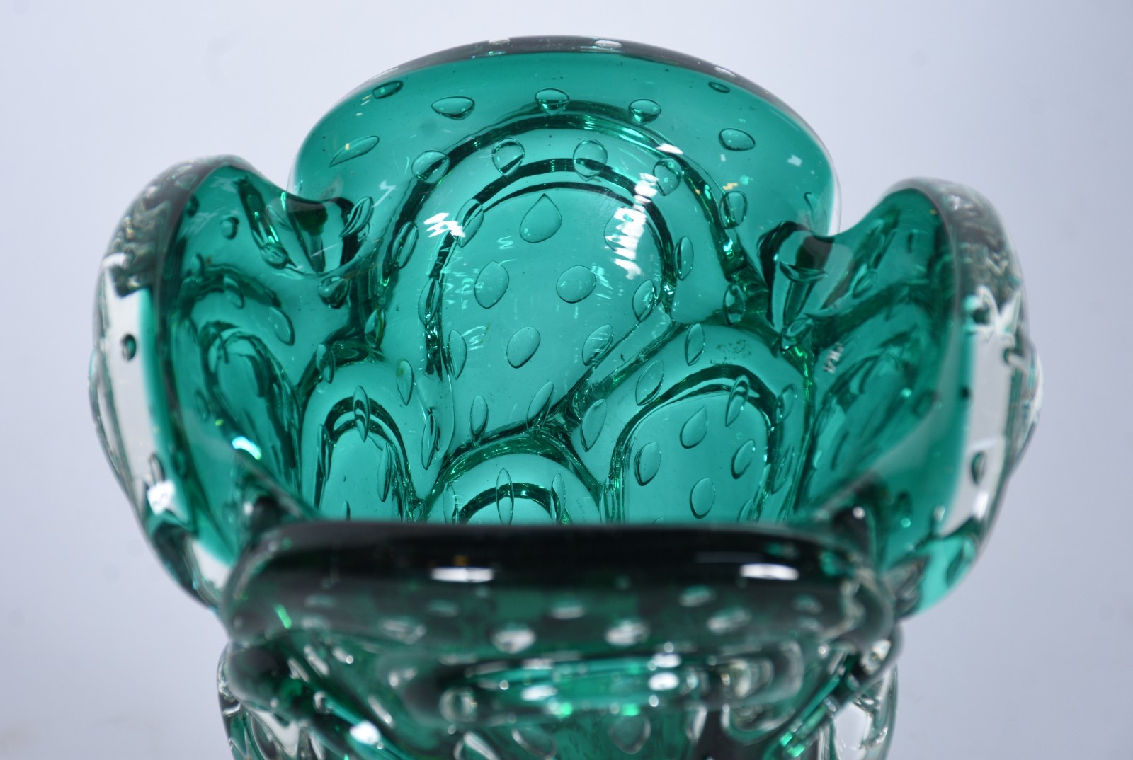 Vaso de murano na cor verde. - foto 3 de 5