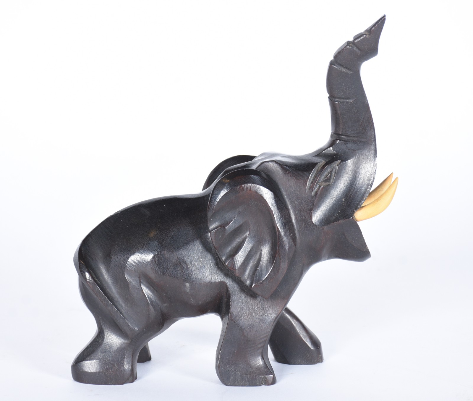 Elefante africano de madeira. - foto 4 de 6