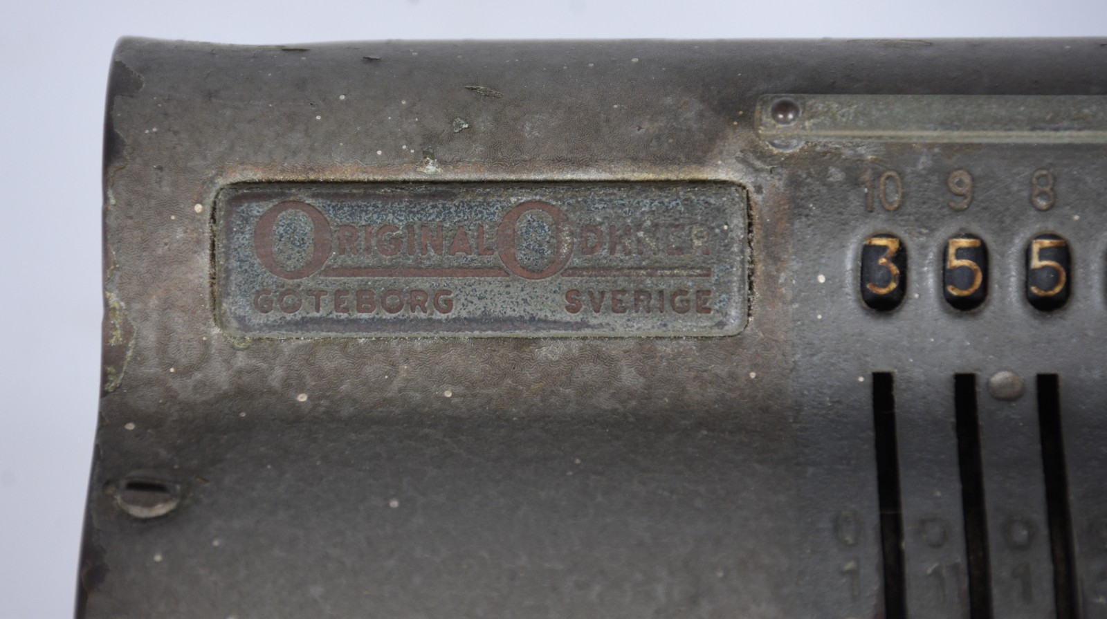 Antiga máquina de calcular sueca. Com oxidações. - foto 7 de 8