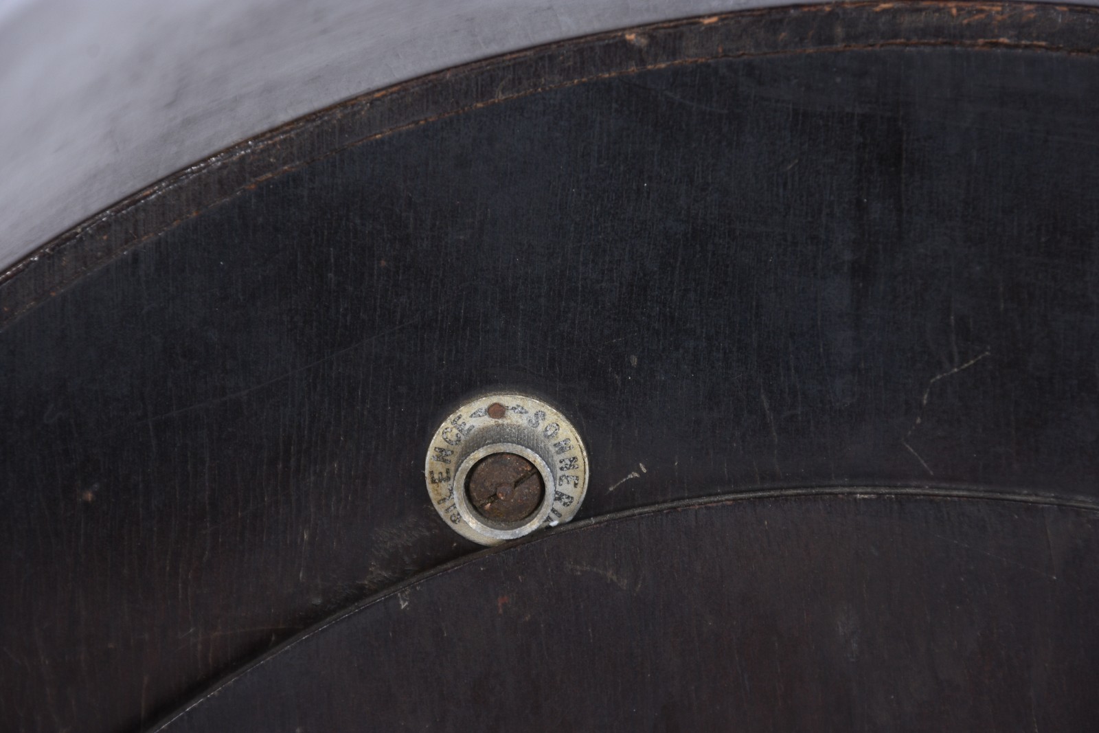 Relógio carrilhão de mesa, caixa de madeira com colunas torneadas... - foto 7 de 10