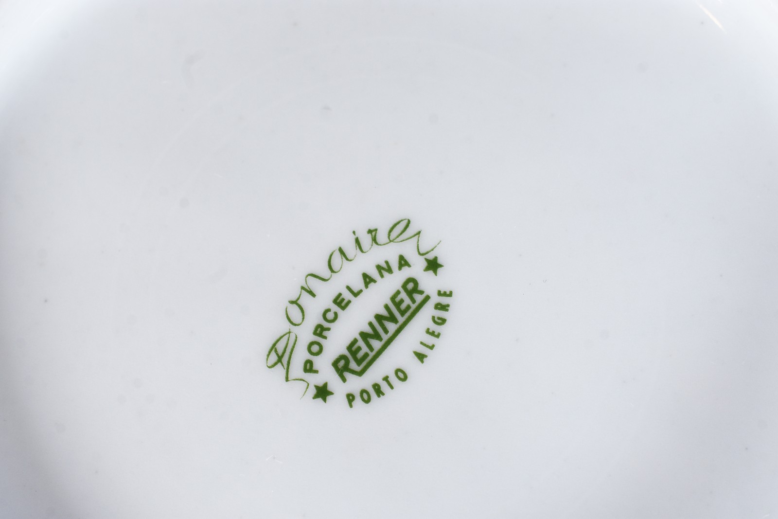 Serviço de jantar de porcelana Renner com borda azul composto de: 14... - foto 4 de 6