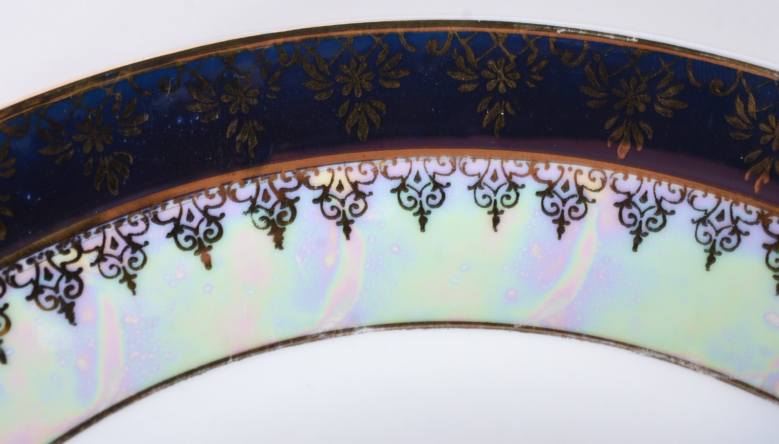 Serviço de jantar de porcelana Schmidt composto de: 12 pratos rasos... - foto 3 de 10