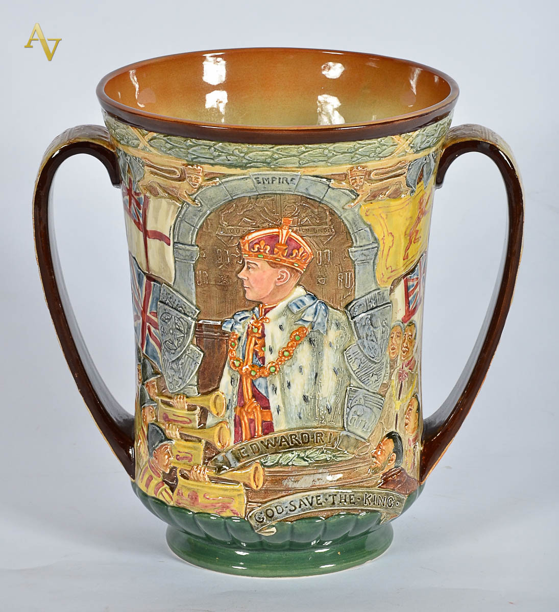 Taça comemorativa de faiança inglesa Royal Doulton, "The loving... - foto 1 de 2