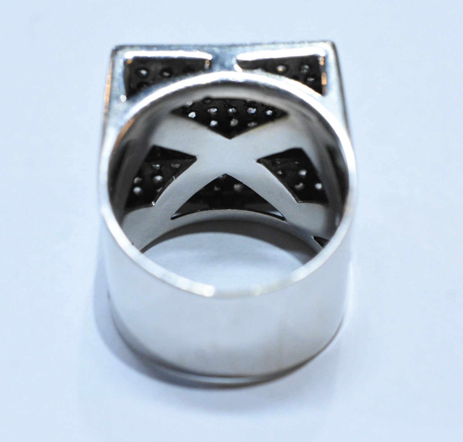 Anel de ouro branco, 18 k, rico e imponente trabalho estilo Art Deco... - foto 6 de 6