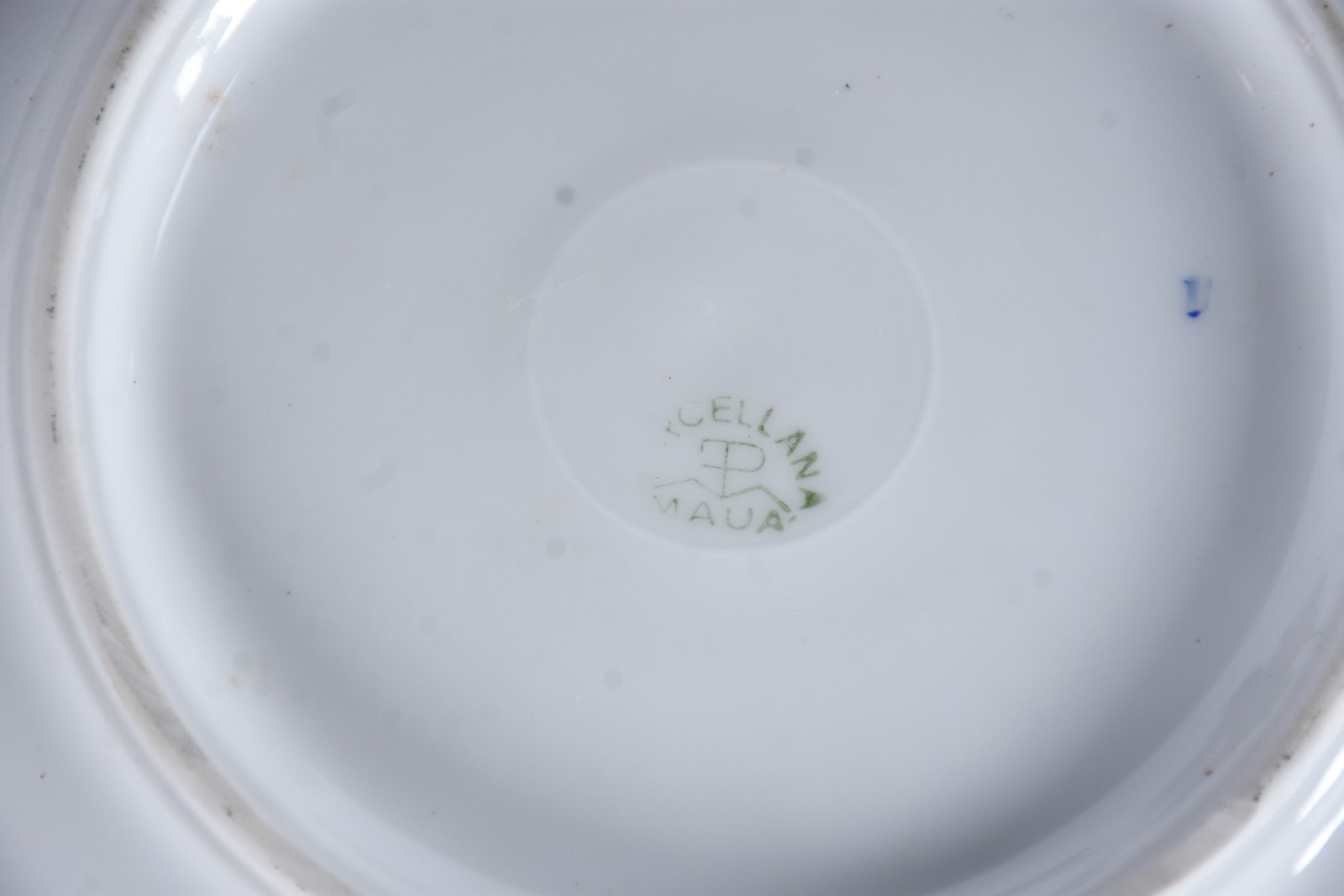 Aparelho de jantar de porcelana Mauá decorado com flores em... - foto 6 de 11