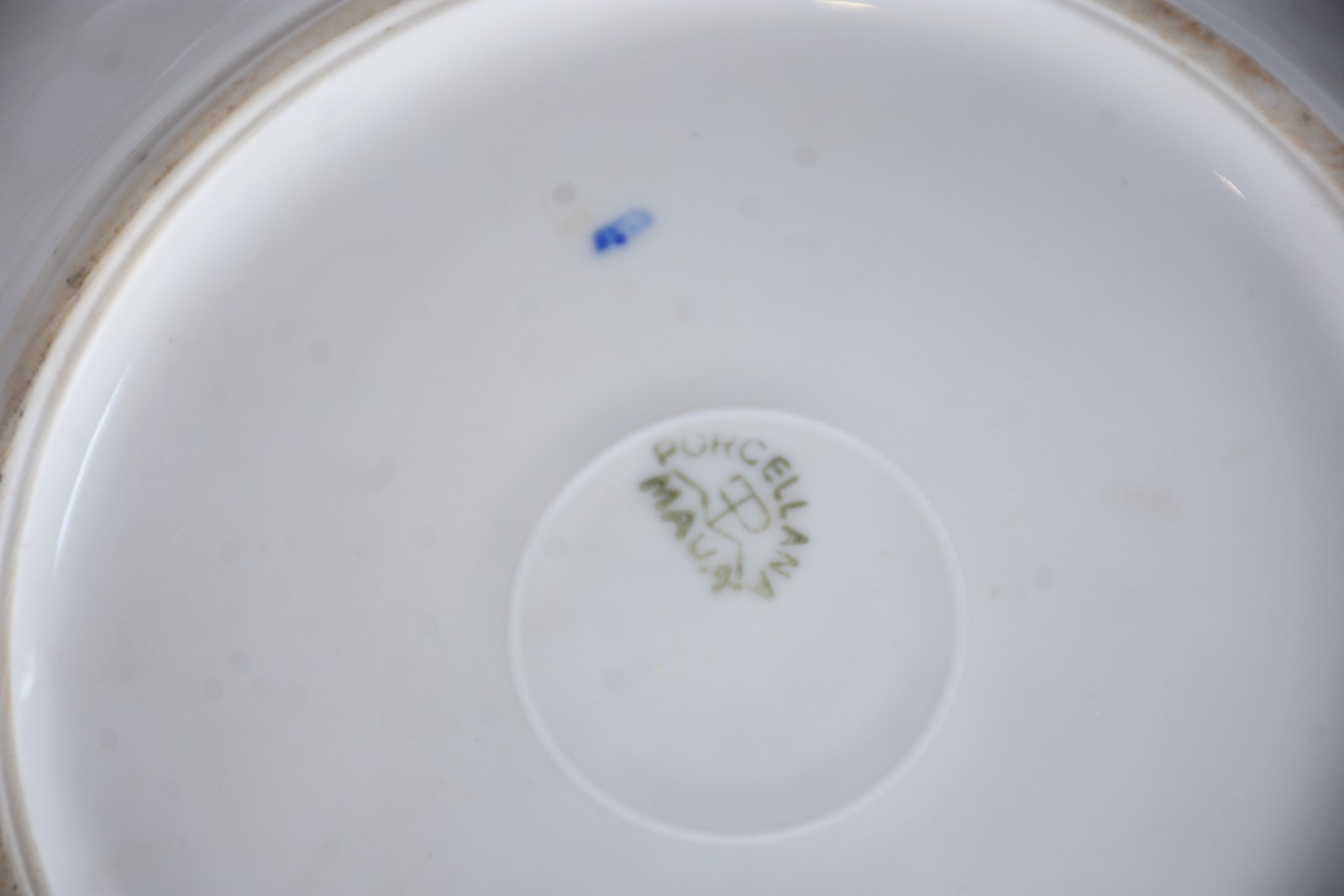 Aparelho de jantar de porcelana Mauá decorado com flores em... - foto 10 de 11