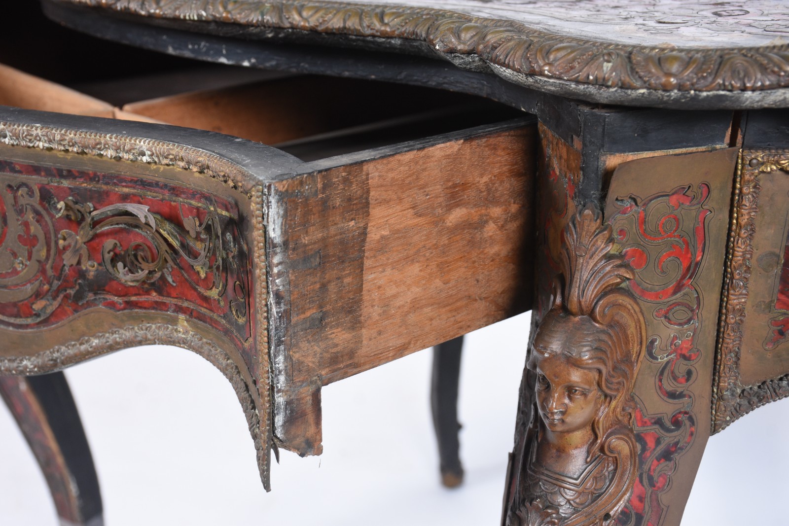 Mesa de apresentação em "boulle", revestimento com incrustações de... - foto 3 de 11
