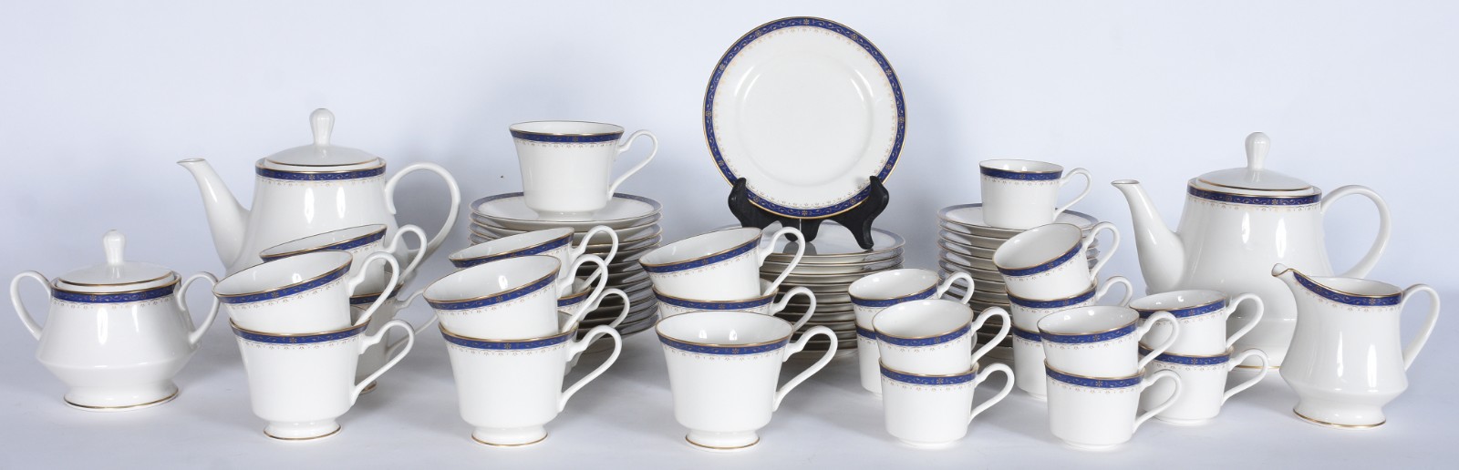 Aparelho de chá e café de porcelana Noritake na cor offwhite com... - foto 1 de 6