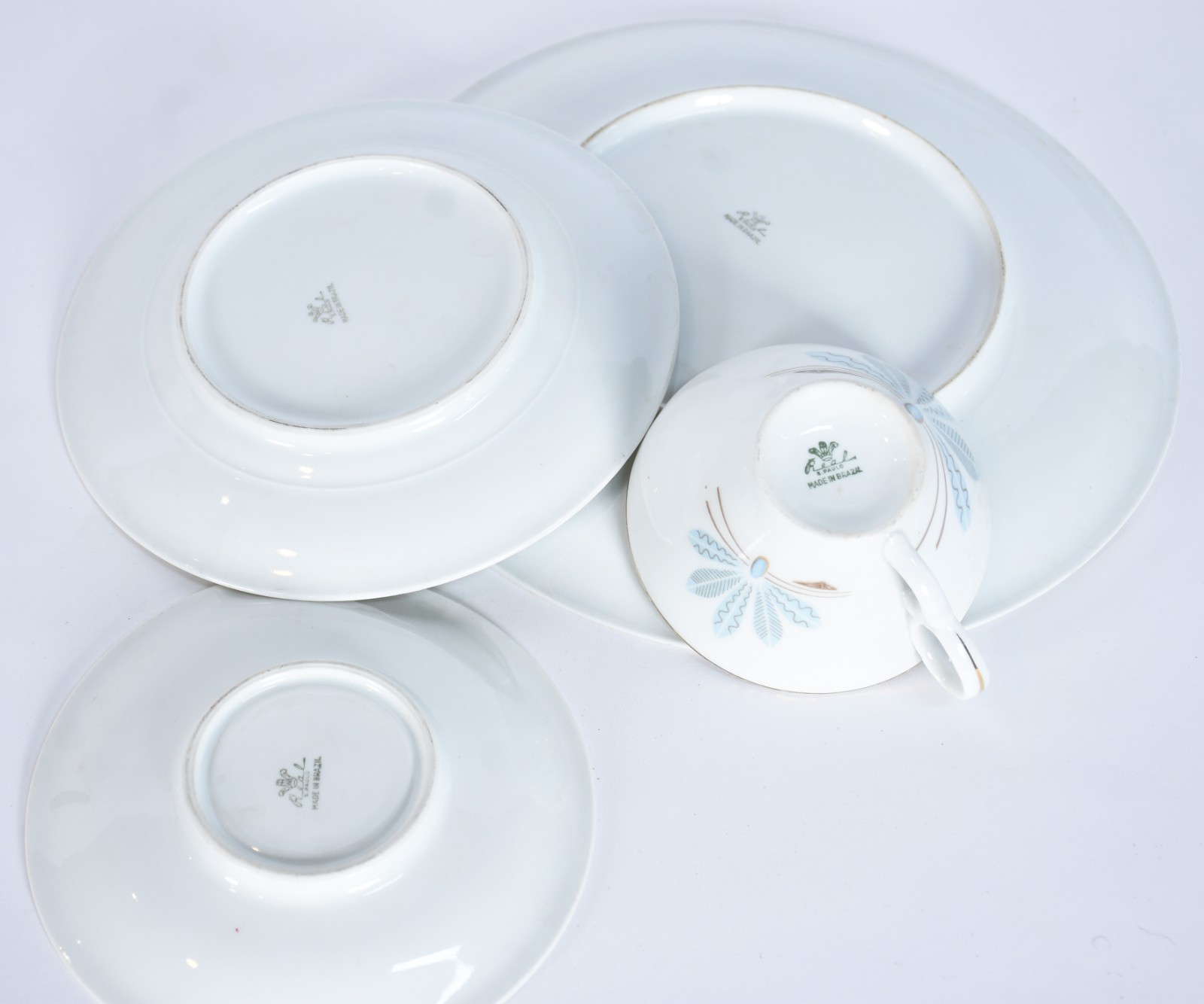 Serviço de chá de porcelana Real na cor branca decorada com flores... - foto 3 de 8