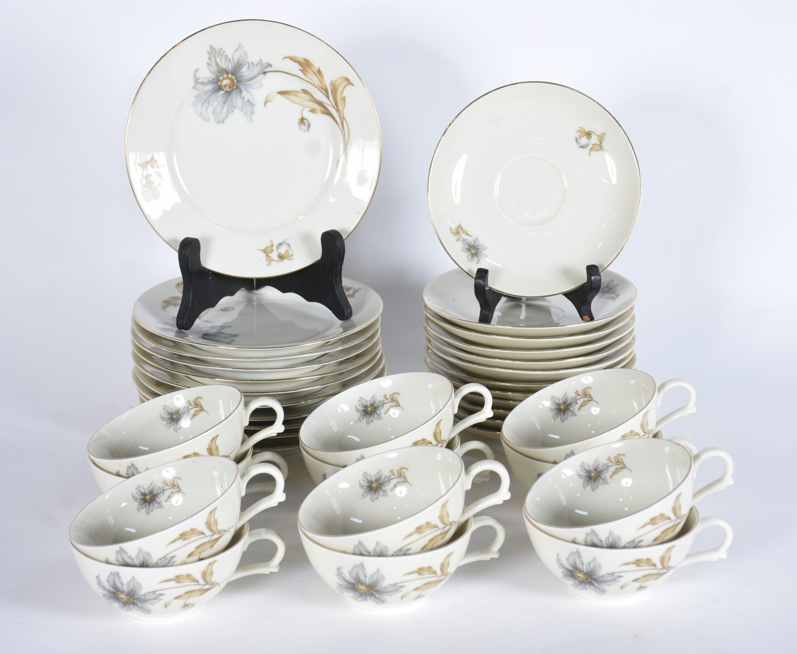 Conjunto de porcelana alemã TIELSH- ALTWASSER composto de: 12 xícaras... - foto 1 de 6