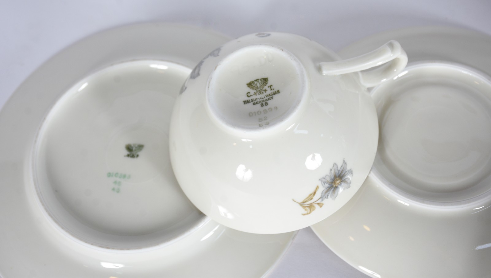 Conjunto de porcelana alemã TIELSH- ALTWASSER composto de: 12 xícaras... - foto 4 de 6