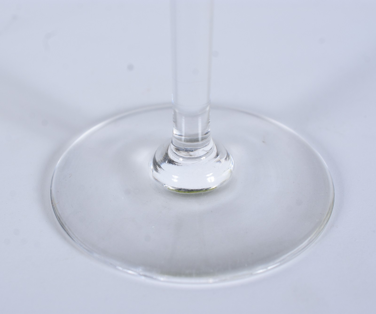 Conjunto com dezessete taças para vinho de cristal europeu na cor... - foto 5 de 5