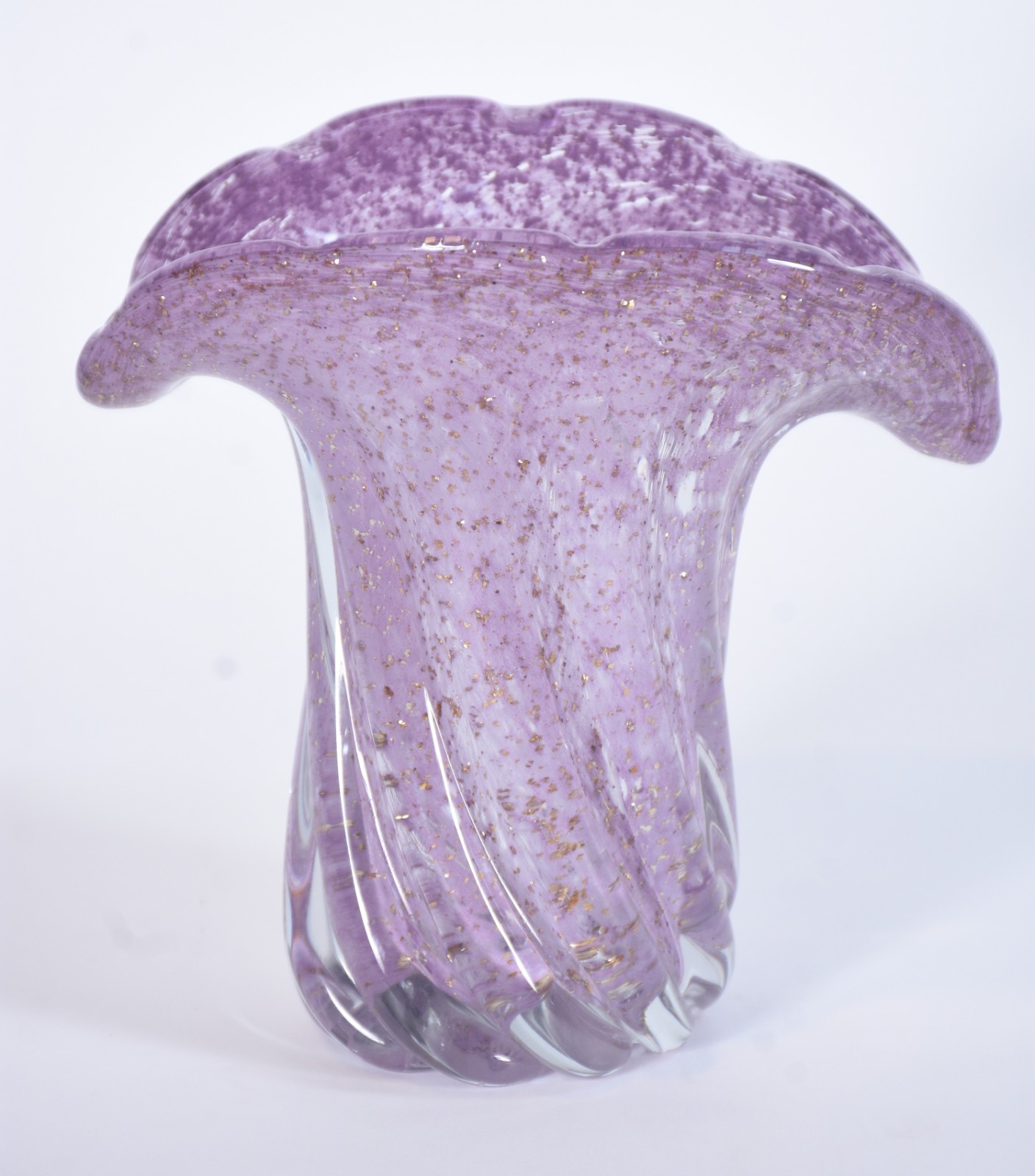Vaso de vidro decorativo na cor lilás. - foto 1 de 6
