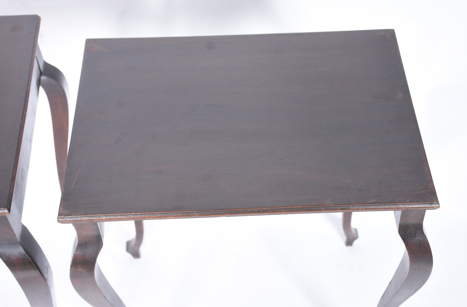 Mesa ninho de madeira nobre com 3 peças de encaixe no total. Tampo... - foto 5 de 8