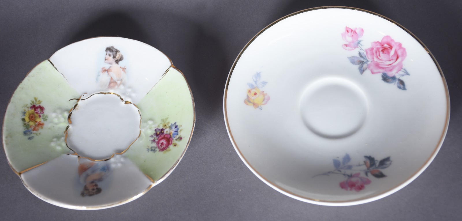 Conjunto composto de: 7 xícaras com pires de porcelana francesa... - foto 5 de 9