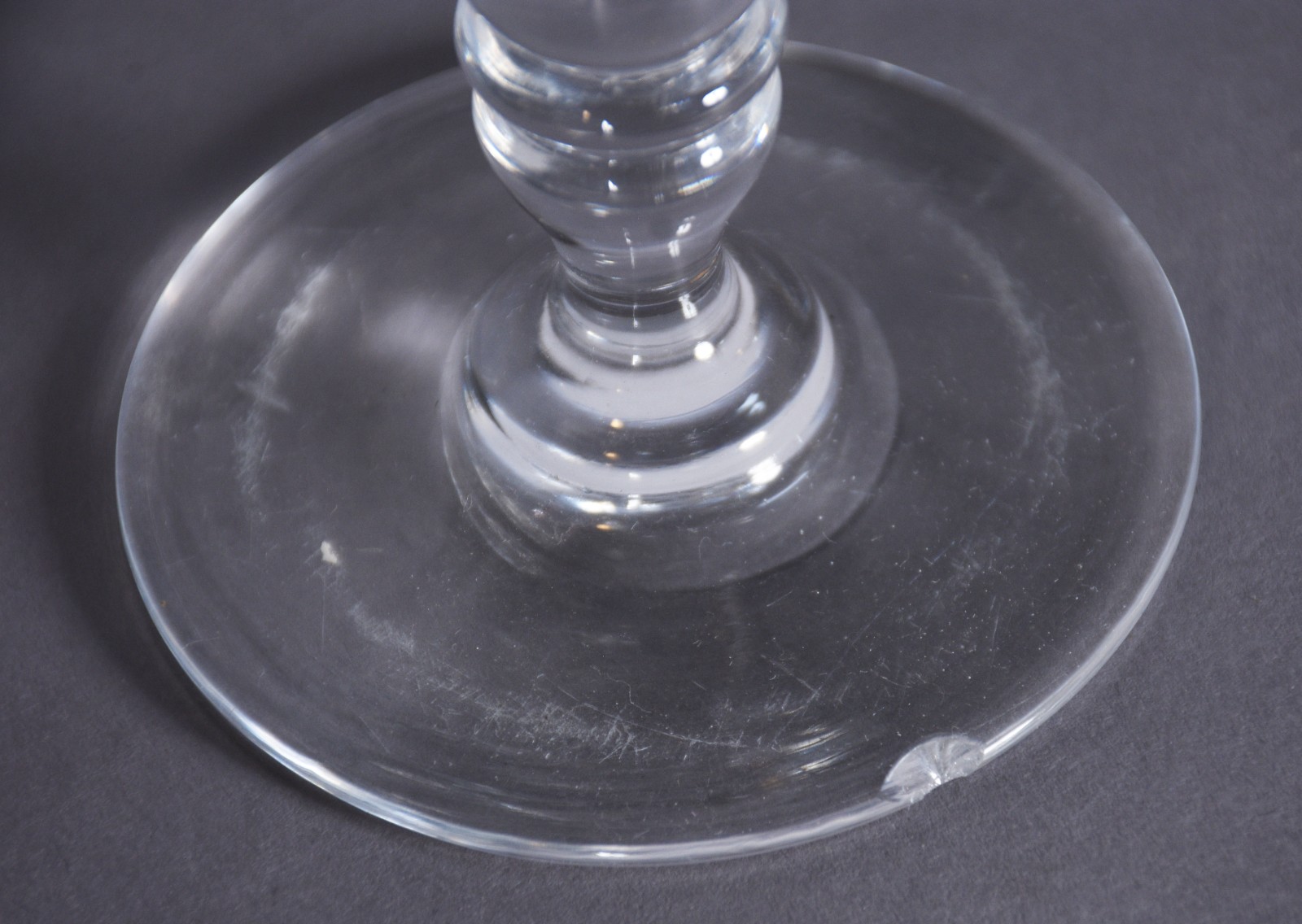 Dez taças para champagne diversas de cristal (uma lascada). - foto 3 de 3