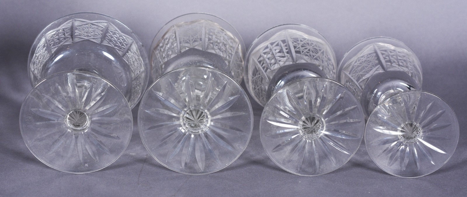 Serviço de cristal lapidado composto de: 6 para água, 6 para vinho... - foto 3 de 7