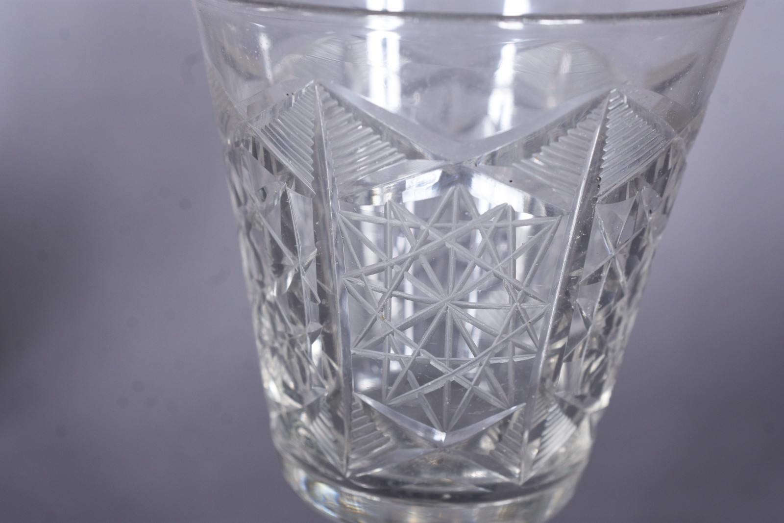 Serviço de cristal lapidado composto de: 6 para água, 6 para vinho... - foto 4 de 7