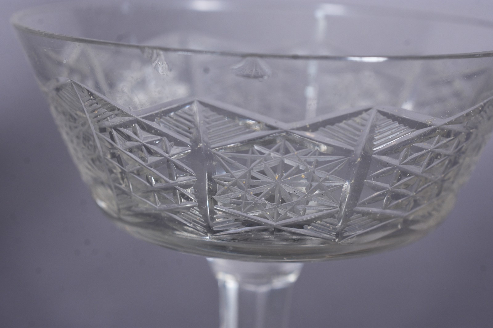 Serviço de cristal lapidado composto de: 6 para água, 6 para vinho... - foto 5 de 7