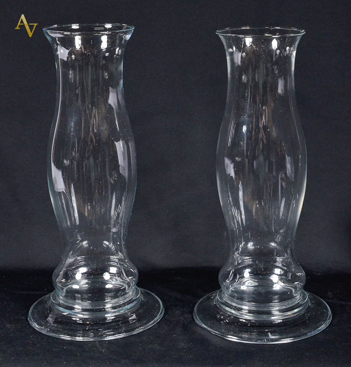 Par de donzelas de vidro. Alt. 41m - diam. 14 cm.