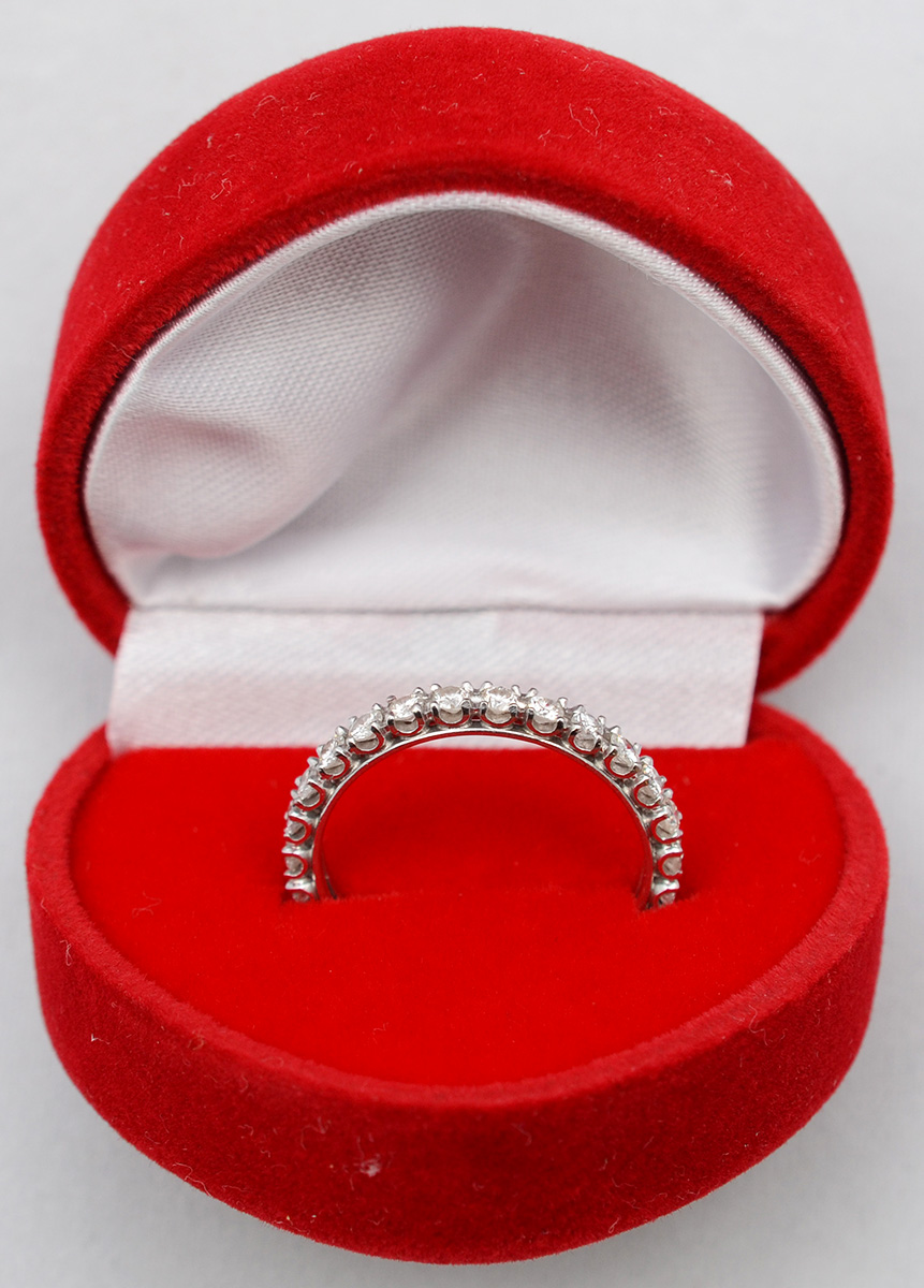 Aliança completa em ouro branco com aproximadamente 1.30 ct de... - foto 1 de 2