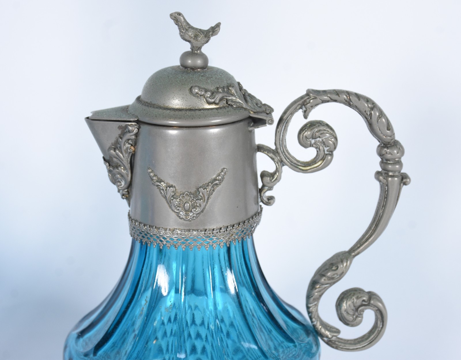 Quatro peças decorativas de vidro azul, sendo: vaso, taça, porta... - foto 2 de 7