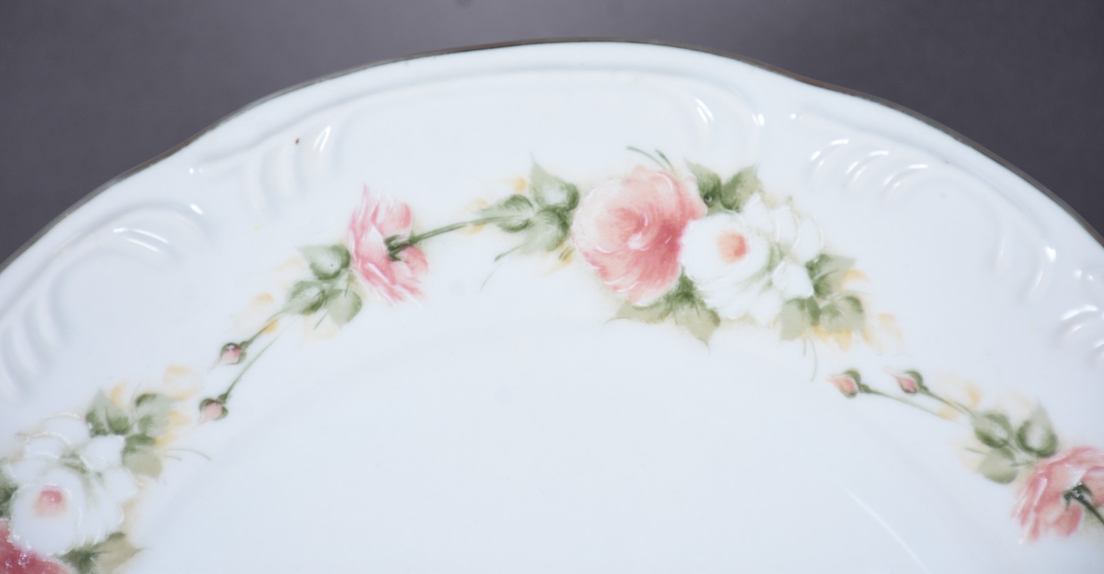 Aparelho de jantar de porcelana Schmidt branca com flores em... - foto 2 de 7
