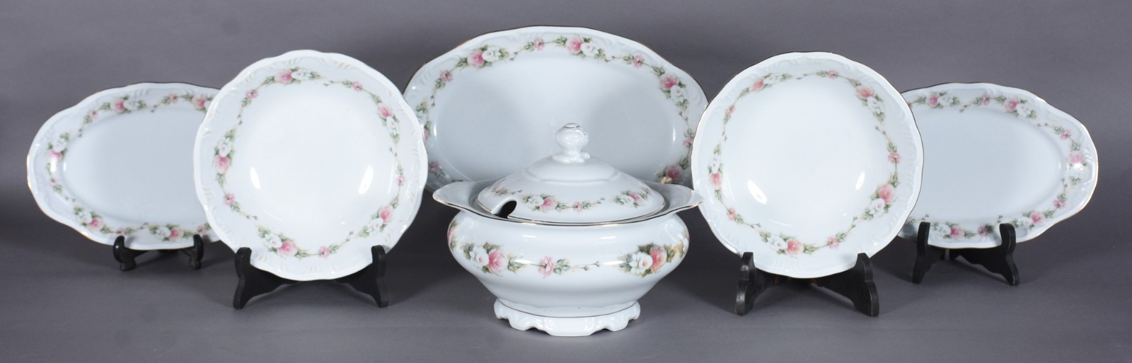 Aparelho de jantar de porcelana Schmidt branca com flores em... - foto 3 de 7