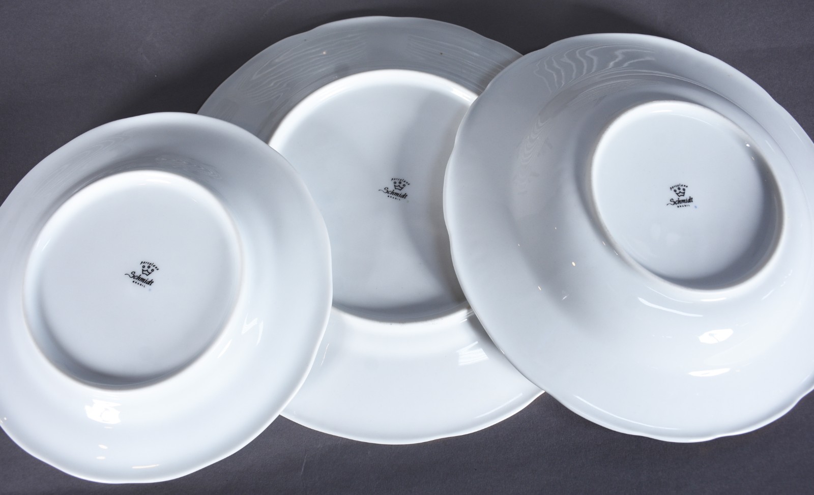 Aparelho de jantar de porcelana Schmidt branca com flores em... - foto 6 de 7