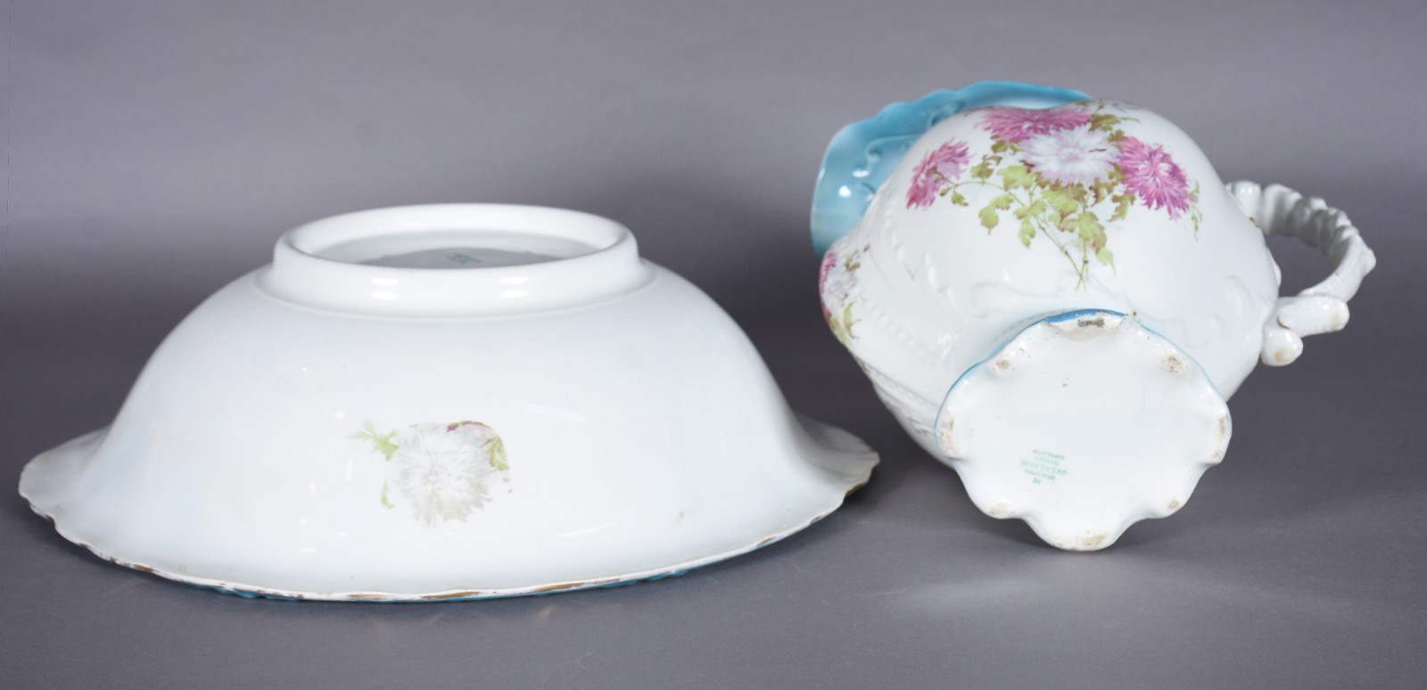 Jarra com bacia de faiança inglesa, decoração floral em policromia... - foto 8 de 11