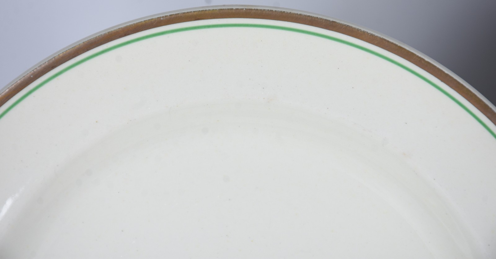 Diversas peças de porcelana, sendo: parte de serviço para chá de... - foto 3 de 11