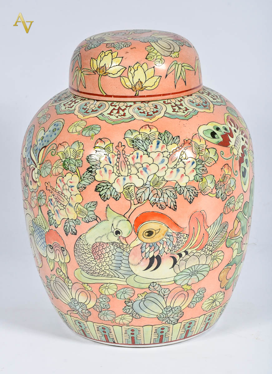 Potiche de porcelana chinesa decorado com aves e flores em...