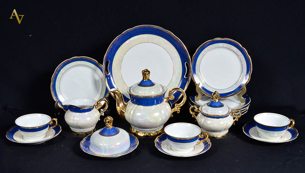 Parte de serviço de chá em porcelana Real,composto de 3 xícaras c/...